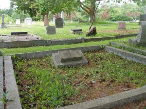 Thomas and Alice Pitt grave, Mountain View Cemetery, North Cowichan