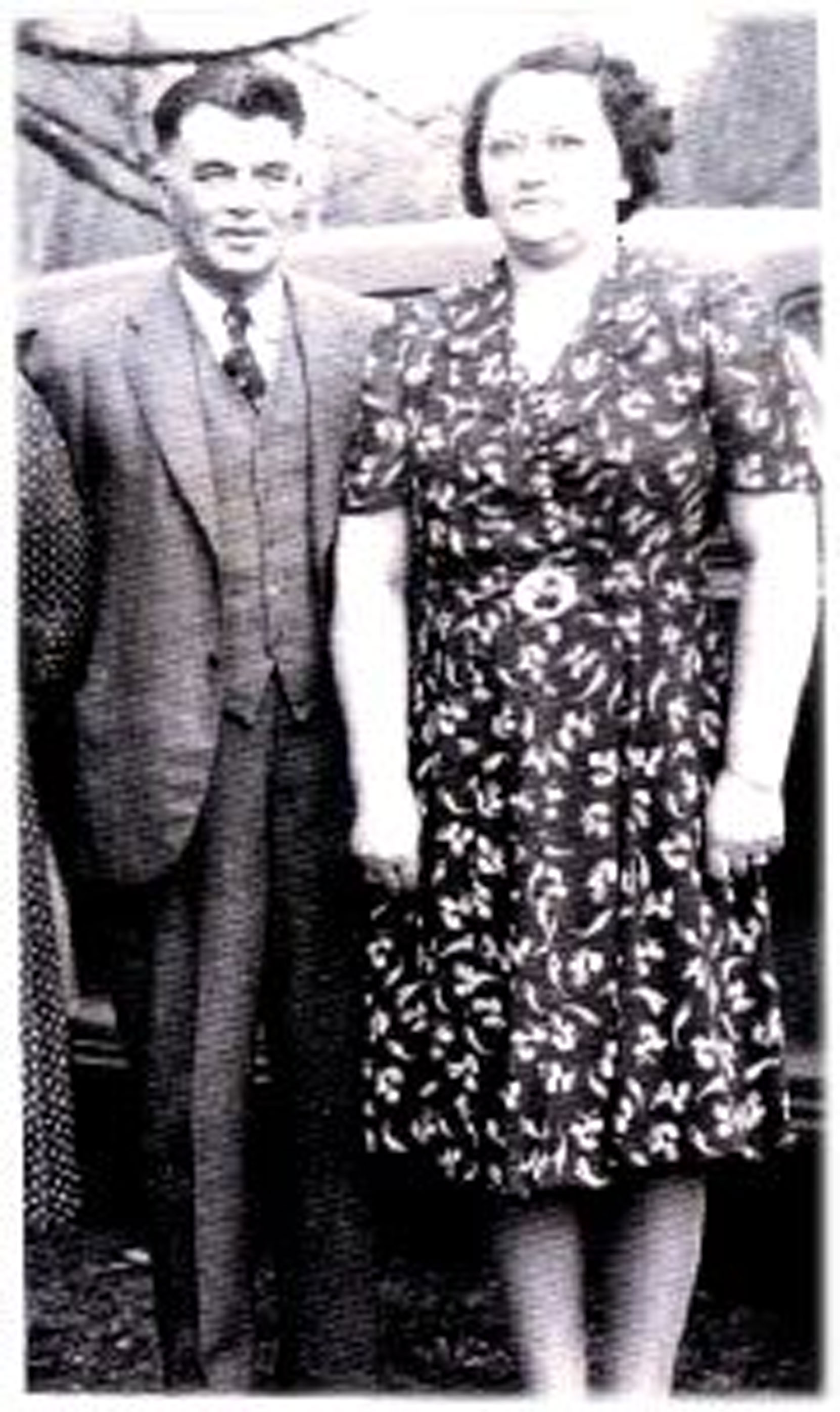 Gustav Edward Bergman and his wife Laura (nee Smith), circa 1930's (photo: https://smithfamhis.blogspot.com/2017/01/laura-emily-smith-1906-1972.html )